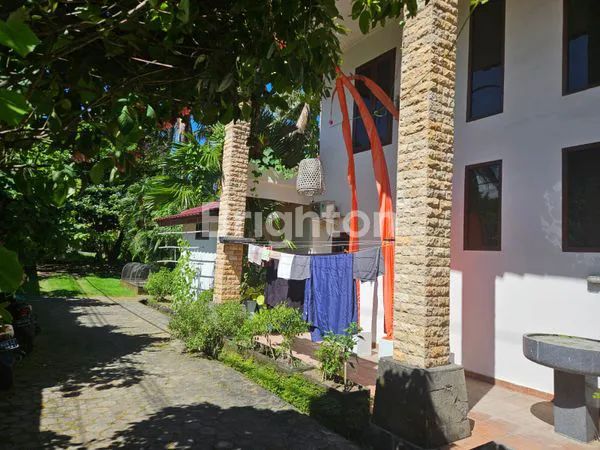 image VILLA MEWAH DI TEPI PANTAI DI SERAYA KARANG ASEM BALI BED ROOM 5 + 1 AND 2 BATH ROOM 4  RSHOWER ROOM + 1 TOILET ROOM (1)