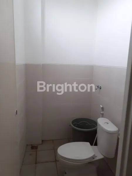 image RUKO 0 JALAN JATI EXIT TOL SIDOARJO 4 UNIT JEJER DENGAN 3 LANTAI DAN ATAS SUDAH DI COR, COCOK UTK KANTOR,USAHA KULINER,LAUNDRY,DLL (5)