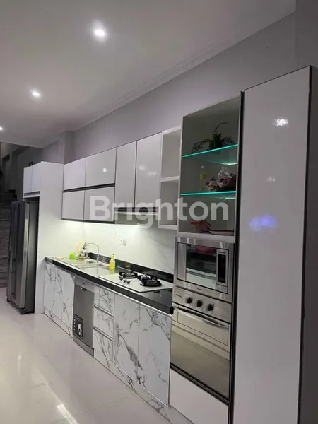 image DISEWAKAN VILLA 3 LANTAI FULL FURNISHED – JL. JUWET SARI, PEMOGAN, DENPASAR SELATAN (3)