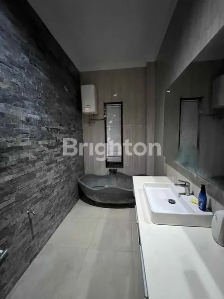 image DISEWAKAN VILLA 3 LANTAI FULL FURNISHED – JL. JUWET SARI, PEMOGAN, DENPASAR SELATAN (6)