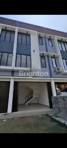 RUKO 3 LANTAI NEMPEL PASAR CISALAK DEPOK