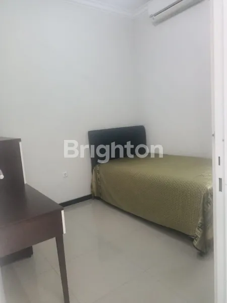 image RUMAH 2 LANTAI SEMI FURNISH ONE GATE SYSTEM ROW JALAN LEBAR DI SUKOLILO (4)