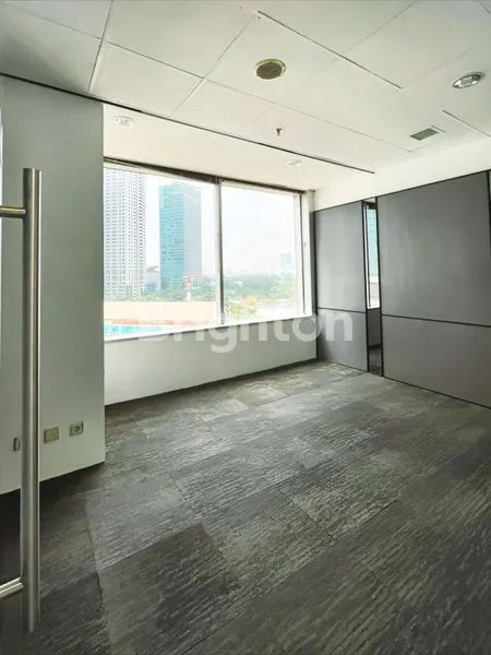 image KANTOR BARU SIAP PAKAI FURNISHED DI MENARA SUDIRMAN (4)