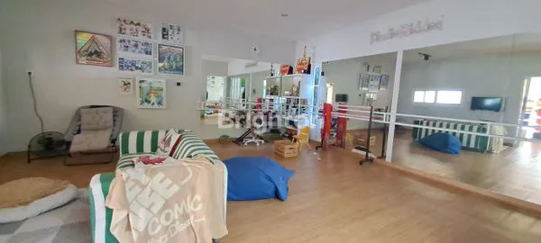 image RUMAH VILLA BERADA DI LOKASI DATARAN TINGGI DEKAT DENGAN JALAN SETIABUDI BANDUNG UTARA (2)