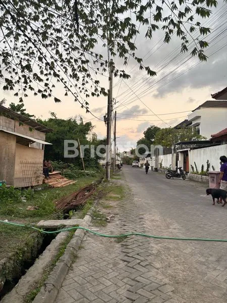image TANAH STRATEGIS DI PERUMAHAN DI SEMINYAK (3)