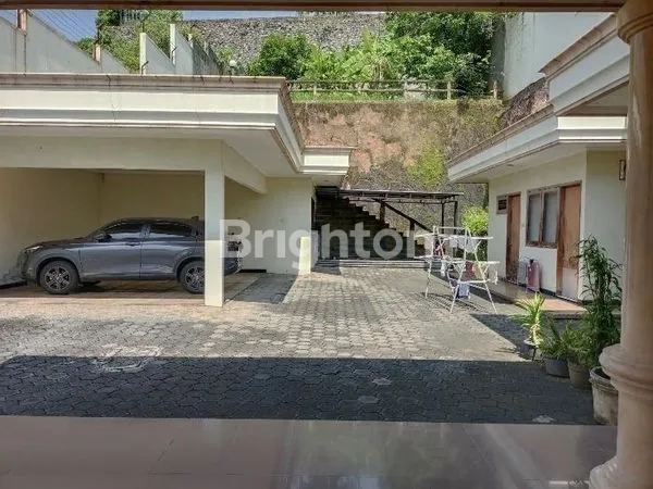 image GOMBEL PERMAI RUMAH VILLA 2 LANTAI BAGUS MEGAH SEMI FURNISH DEKAT TENGAH KOTA SEMARANG ATAS (7)