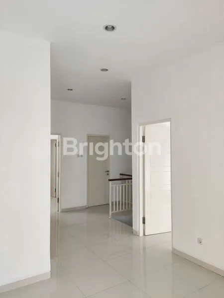 image RUMAH MASIH BARU 2 LANTAI, WISATA SEMANGGI SURABAYA (4)