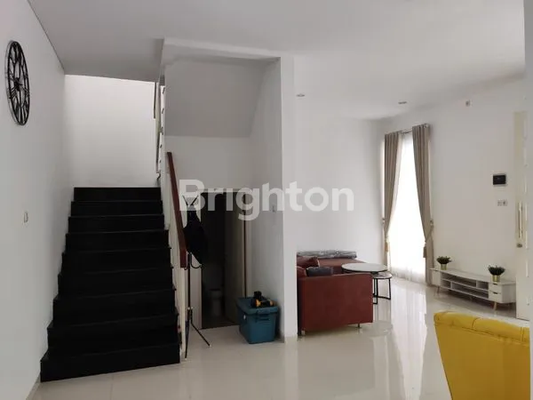 image RUMAH MASIH BARU 2 LANTAI, WISATA SEMANGGI SURABAYA (3)