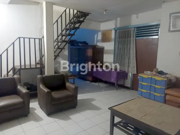 image RUMAH LAMA LOKASI STRATEGIS KEMANDORAN (3)