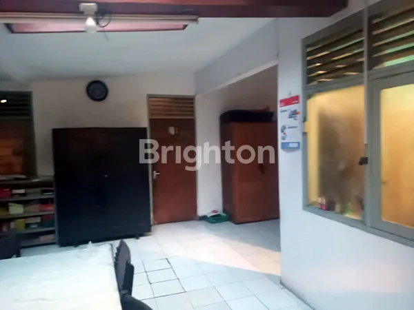 image RUMAH LAMA LOKASI STRATEGIS KEMANDORAN (5)