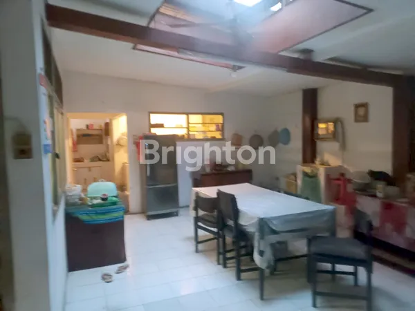 image RUMAH LAMA LOKASI STRATEGIS KEMANDORAN (6)