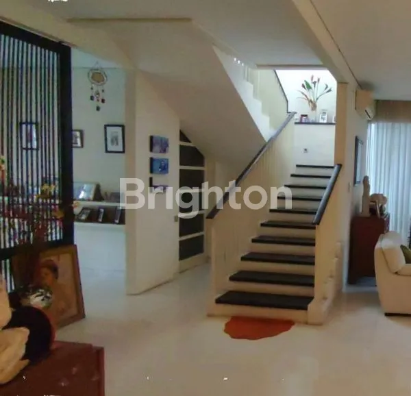 image DEKAT PAPAYA DARMO, RUMAH 2LANTAI LEBAR 12 ! JUAL RUMAH DI SIMPANG DARMO PERMAI SURABAYA (3)