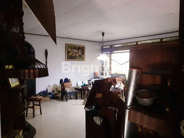 image RUMAH IMPIAN DI BINTARO!<br />
RUMAH LUAS STRATEGIS – COCOK UNTUK HUNIAN, RENOVASI, ATAU INVESTASI – HARGA 5,1 M! (4)