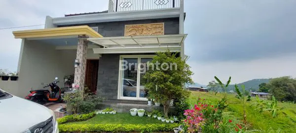 image RUMAH VILLA DI AREA PEGUNUNGAN (1)