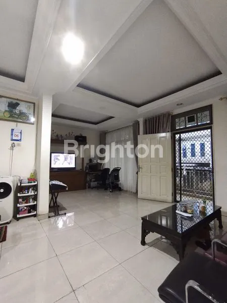 image RUMAH TERAWAT 2 LANTAI DI PLUIT TIMUR, JAKARTA UTARA (2)