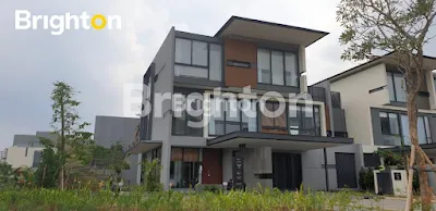 image RUMAH MEWAH PREMIUM, LUXURY, LYNDON AT NAVAPARK, BSD, TANGERANG SELATAN (1)