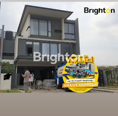 image RUMAH MEWAH PREMIUM, LUXURY, LYNDON AT NAVAPARK, BSD, TANGERANG SELATAN (1)