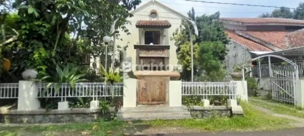 image RUMAH INDAH BERGAYA KOLONIAL TROPIS DI BARANANGSIANG INDAH KOTA BOGOR (2)