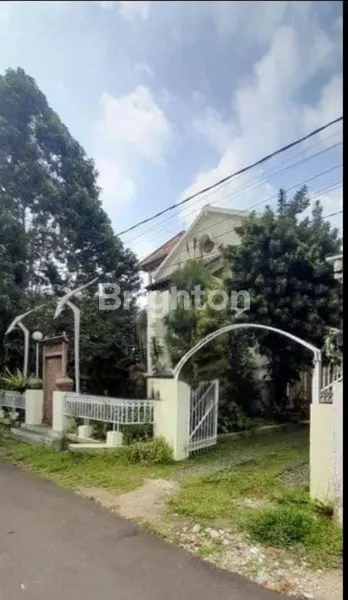 image RUMAH INDAH BERGAYA KOLONIAL TROPIS DI BARANANGSIANG INDAH KOTA BOGOR (3)