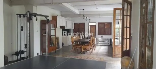 image RUMAH INDAH BERGAYA KOLONIAL TROPIS DI BARANANGSIANG INDAH KOTA BOGOR (6)