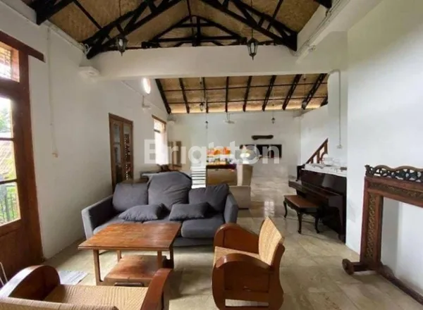 image RUMAH INDAH BERGAYA KOLONIAL TROPIS DI BARANANGSIANG INDAH KOTA BOGOR (1)