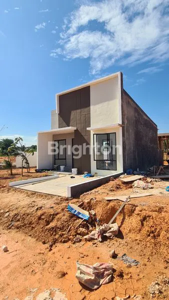 RUMAH CANTIK. GREEN VIENNA. DEPAN POLDA. BATAM KOTA