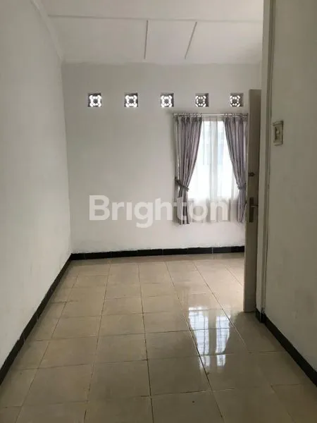 image RUMAH BAGUS 2 LANTAI SIAP HUNI GRAHA MUKTI SEMARANG  (3)