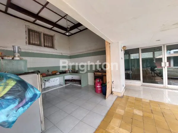 image RUMAH DAN TANAH, LUAS TANAH 1.240M², DEKAT SIMPANG LIMA, SEMARANG, JAWA TENGAH (6)