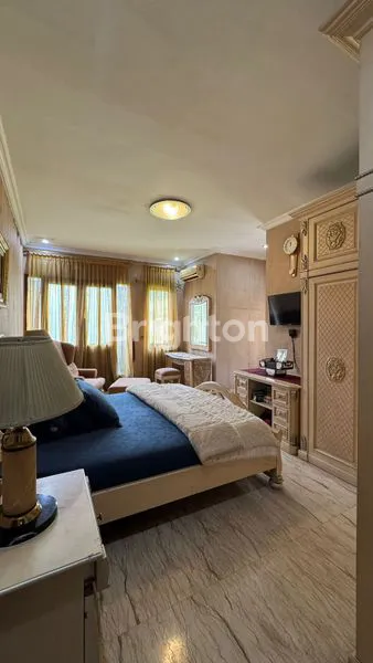 image RUMAH MEWAH DI BSD (2)