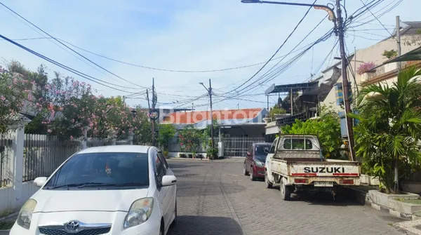 image RUMAH MOJO STYLE MODERN SCANDINAVIAN SEMI FURNSIHED. SELANGKAH KE MERR, DHARMAHUSADA SURABAYA TIMUR (2)