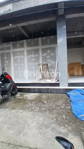 TOKO STRATEGIS DI DAERAH UMAHANYAR KAWASAN PARIWISATA