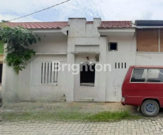 image RUMAH 1 TINGKAT DALAM KOMPLEK TANDEM (1)