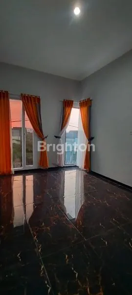 image RUMAH CANTIK 2 LANTAI SIAP HUNI (6)