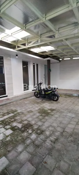 image RUMAH CANTIK 2 LANTAI SIAP HUNI (8)