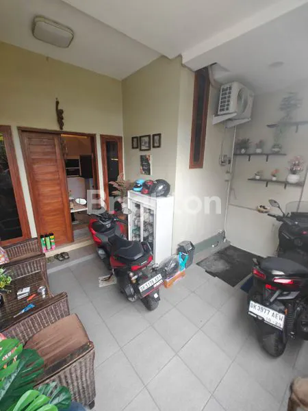 image RUMAH 2 LANTAI FULL FURNISHED DI SESETAN (4)