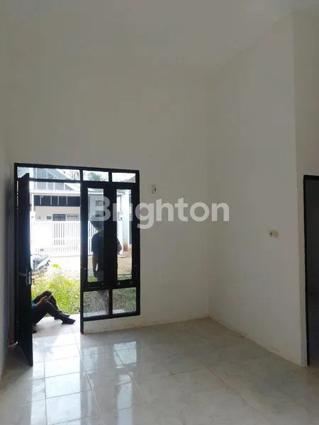 image RUMAH KATNIS ROYAL SIAP HUNI (4)