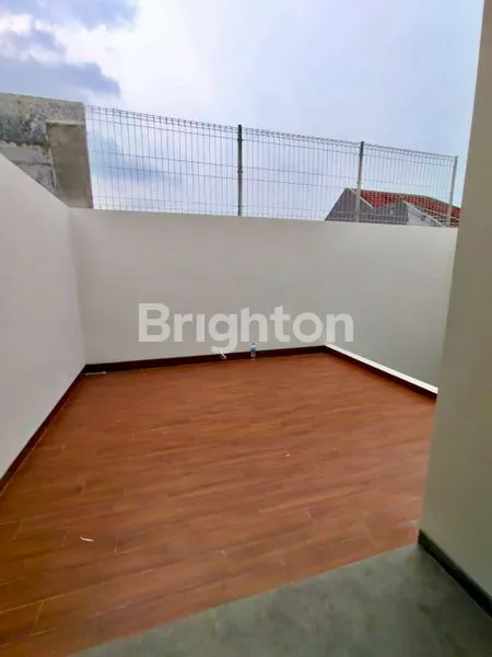 image RUMAH 2 LANTAI BARU GRESS MODERN MINIMALIS AREA PERUMAHAN ELITE SURABAYA TIMUR, STRATEGIS DEKAT GALAXY MALL MERR ITS UNAIR DHARMAHUSADA INDAH (4)