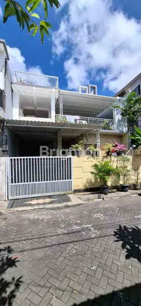 image RUMAH ASRI 2 LANTAI LUAS DAN NYAMAN DI JIMBARAN  (1)