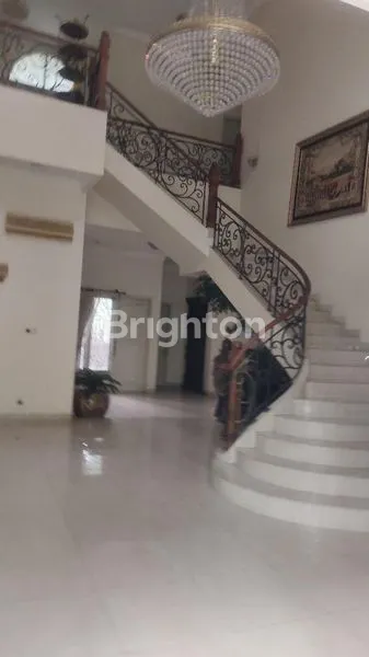 image RUMAH STRATEGIS DI LEBAK BULUS (5)