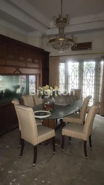 image RUMAH STRATEGIS DI LEBAK BULUS (6)