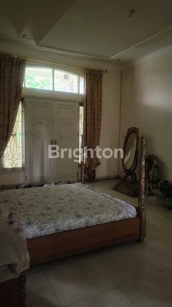 image RUMAH STRATEGIS DI LEBAK BULUS (7)