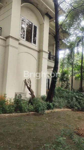 image RUMAH STRATEGIS DI LEBAK BULUS (4)