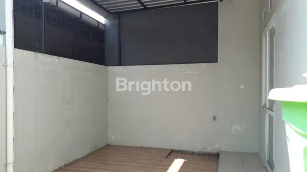 image RUMAH FULL FURNISH SIAP HUNI ROW JALAN 3 MOBIL DI SUKOLILO (6)