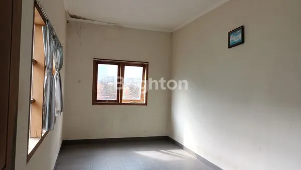 image DIJUAL RUMAH SIAP HUNI, SANGAT MINIM RENOVASI LOKASI KOTA MADIUN (3)