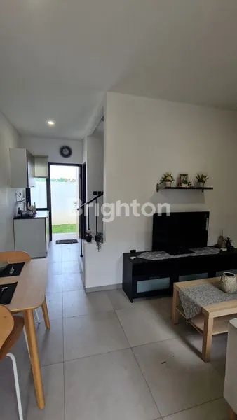 image RUMAH 2 LANTAI DI KEMANG PRATAMA 900 JUTAAN (3)