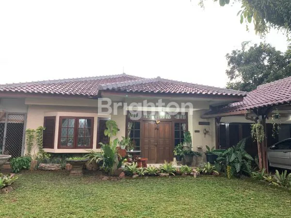 TURUN HARGA..!! DISEWAKAN RUMAH BAGUS HITUNG TANAH UTK USAHA, BISA DIRUBAH SESUAI KEBUTUHAN.LOKASI  JL RAYA HANKAM PONDOKMELATI JATI WARNA