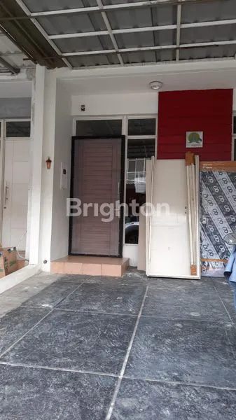 image JAKARTA BARAT GREEN LAKE CITY  WEST COST, DIJUAL RUMAH SIAP MASUK SUDAH DIRENOVASI  (2)