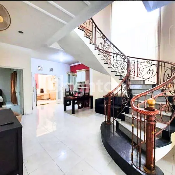 image TENGGILIS UTARA FULL FURNISHED, SIAP HUNI!  (2)