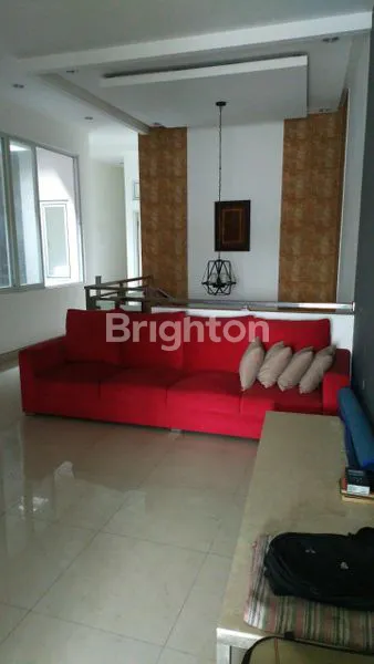 image RUMAH MODERN TENGAH KOTA TEPI JALAN RAYA  (4)