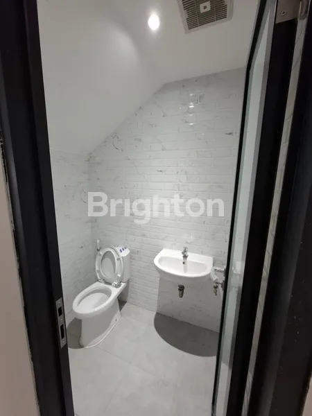 image RUMAH KAWASAN ELIT SIAP HUNI DI PALM BEACH, PAKUWON CITY (4)